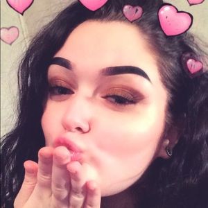 Meet your Posher, Lina